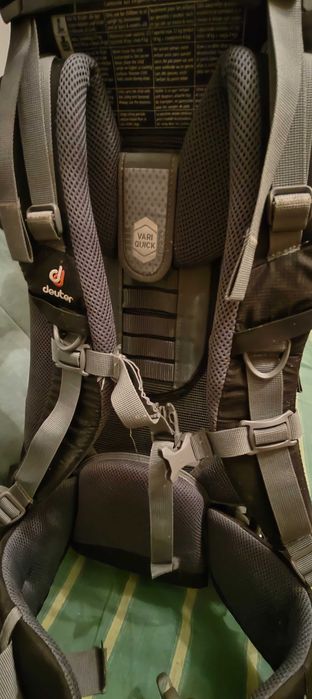 Rucsac port bebe Kid Confrot One Plus Deuter