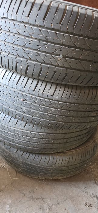 Продам шины BRIDGESONE 215/70/ R17