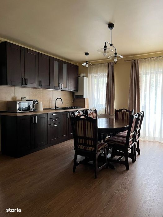 Apartament 3 camere, balcon închis, terasă