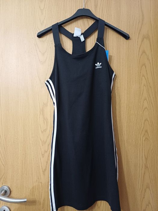 Adidas черна нова рокля  М