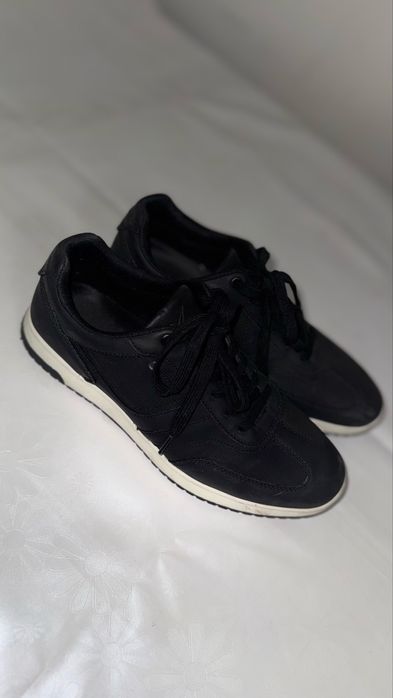 Кроссовки мужские 42