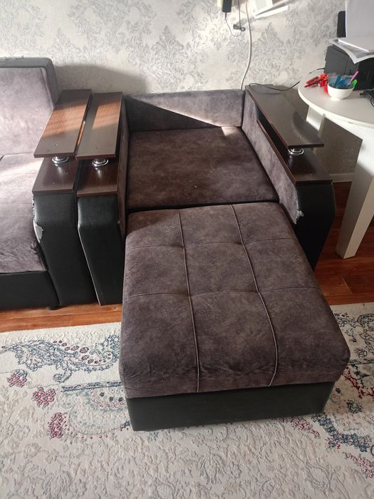 Продам диван средним состояни
