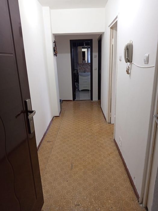 Inchiriez apartament