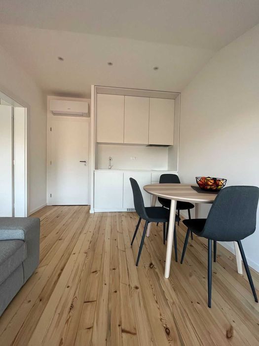 Дава се под наем Двустаен апартамент в Пловдив, Център - 60 кв.м за 548.25 € - Снимка #3