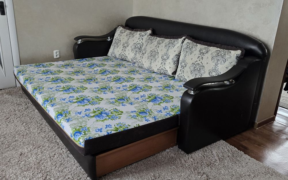 Продам диван и 2 кресла