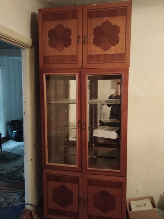 Продам сервант б/у