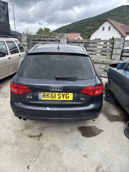 Dezmembrez Audi A4 B8 2.0 TDI Cod Motor CJCB