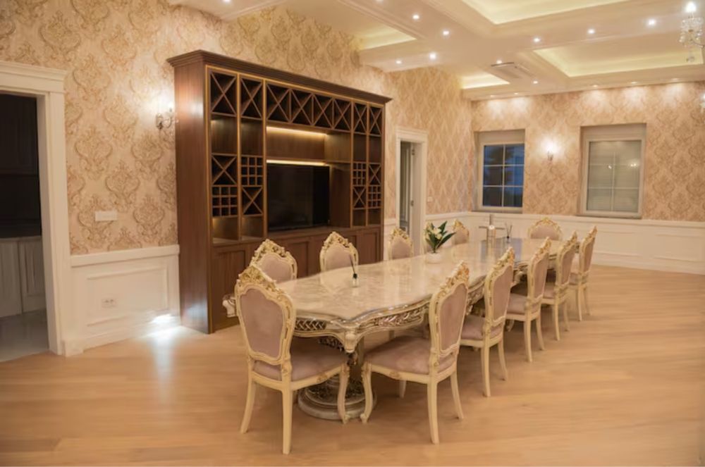 Дава се под наем Къща в Банско - 380 кв.м за 1428 € - Снимка #2