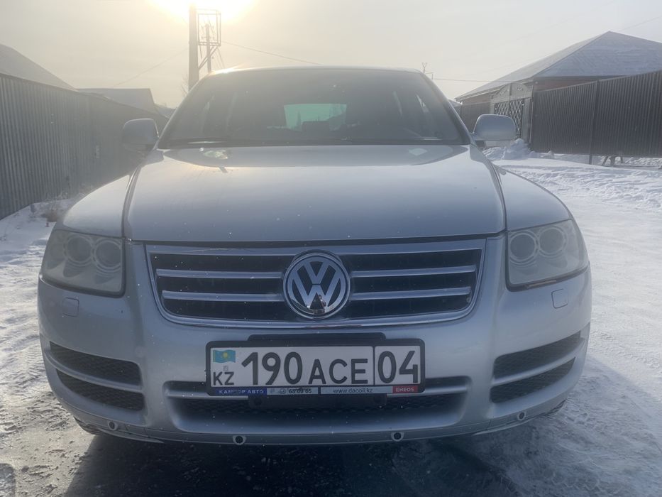 Машина Volkswagen Touareg
