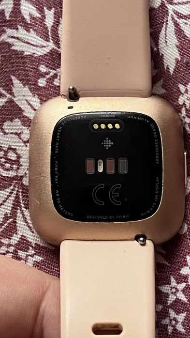 Ceas Fitbit versa 2 rose gold