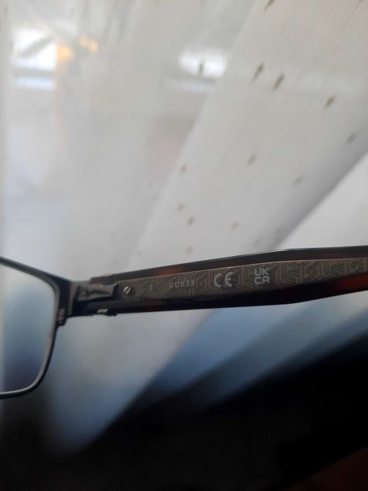Ochelari Guess rama originala pt protectie monitor au costat 800 ron