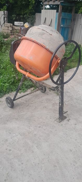 Бетономешалка на