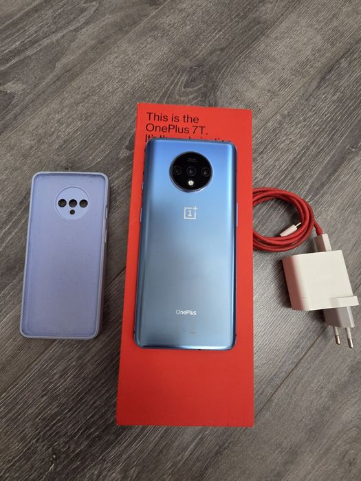 Телефон OnePlus 7t
