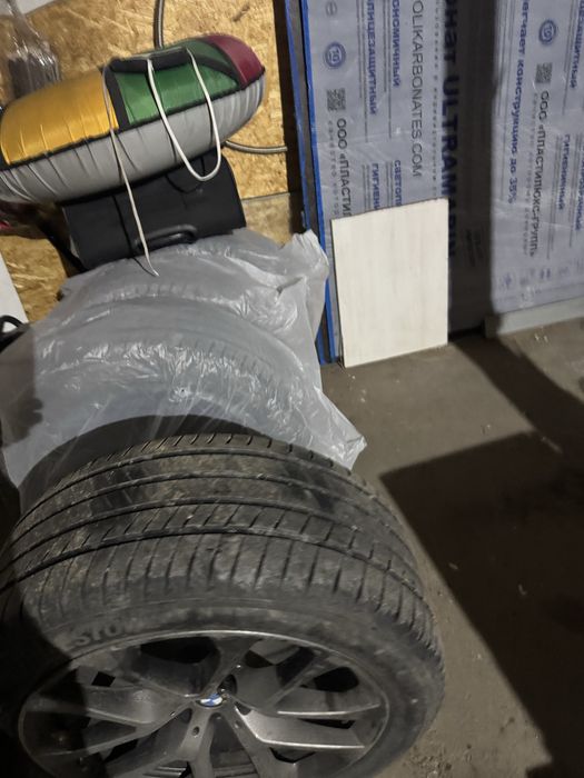 Продам шины с дисками на бмв