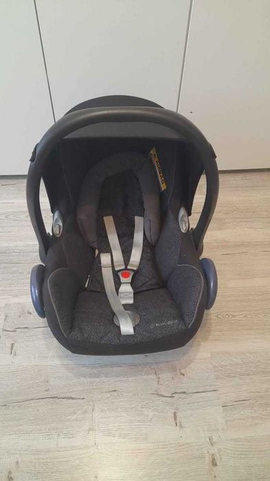 Scoica Maxi Cosi Cabriofix plus talpa familyfix isofix