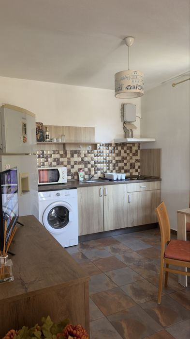 Inchiriez apartament •BLOC NOU