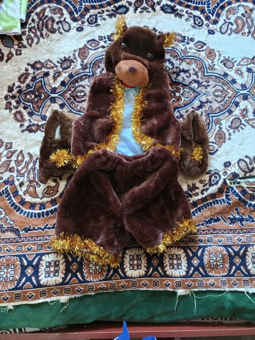 Отдам даром. Костюмы.