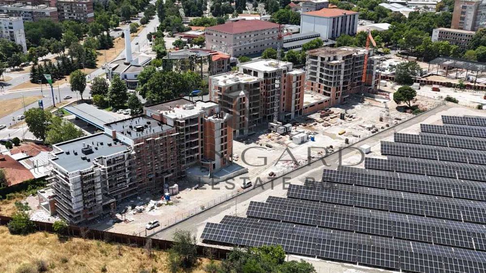 оф.20035 Тристаен апартамент до МОЛ Плаза