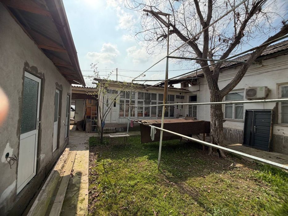 2,8 sotuk 5 ta hona uy sotilad