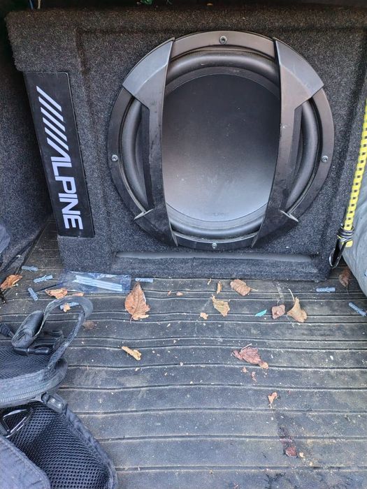 Subwoofer Alpine.