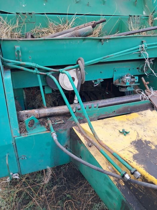 Рулонный пресс-подборщик