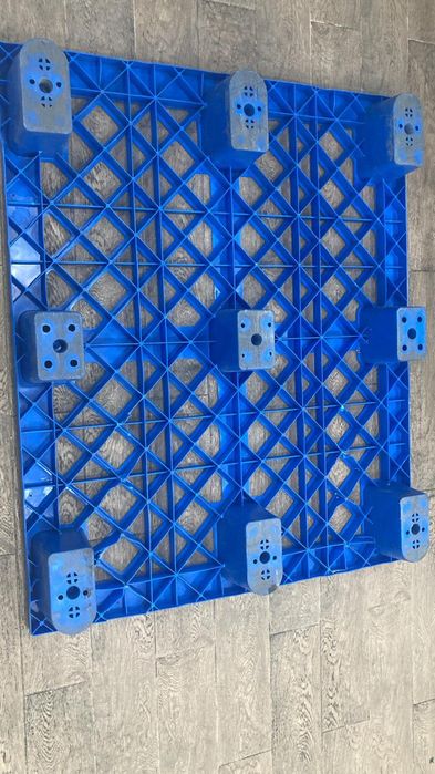 Пластиковые палеты сеточные