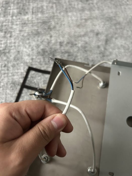 Продам люстра (светильник)