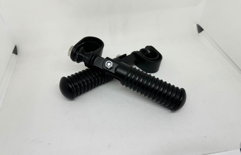 НОВИ допълнителни степенки за ролбар за мотор / чопър Rest pegs