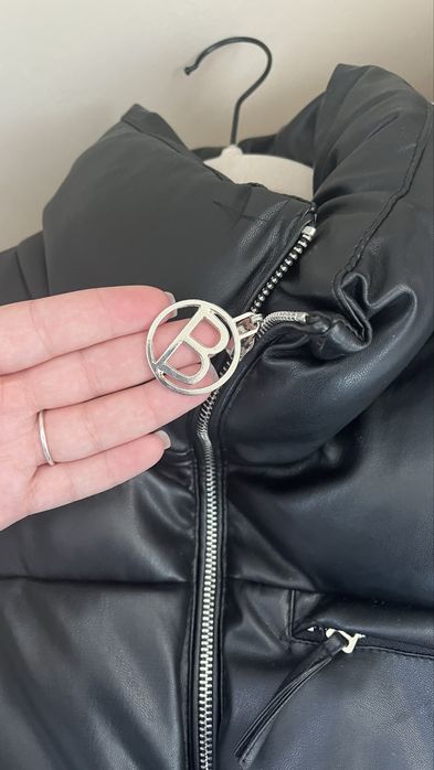 Кожено елече bershka