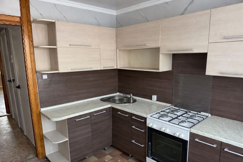 Продам квартиру 4-х комн.