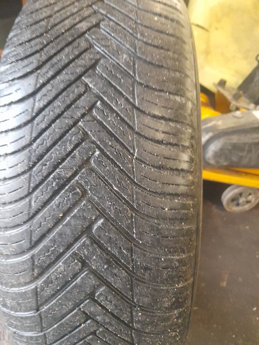 Всесезонни гуми 215/60/17 Hankook DOT 22