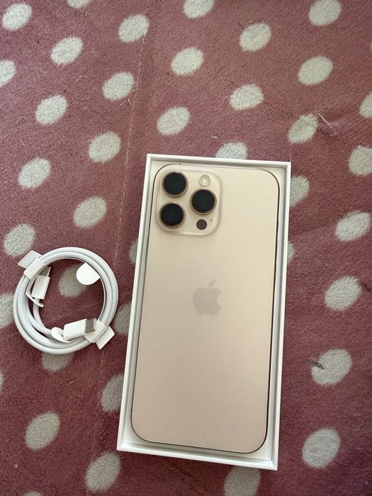 Iphone 16 pro max 256 gb Desert Titanum battery 93% Ползван е 8 мсеца в много добро състояние !