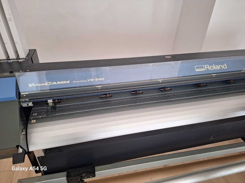 Vând imprimanta Print & Cut ROLAND  ( EcoSolvent )