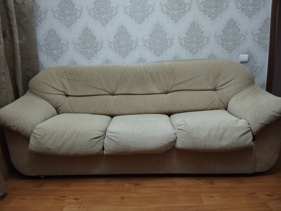 Раскладной диван, бесплатно.
