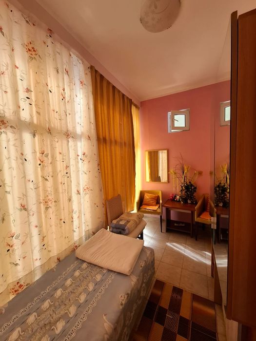 Продава се търговско помещение 70 кв.м до морето (500 м)