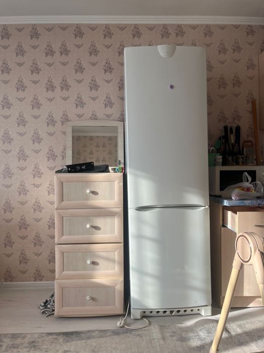 Продам холодильник