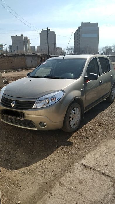 Renault Sandero 2011
