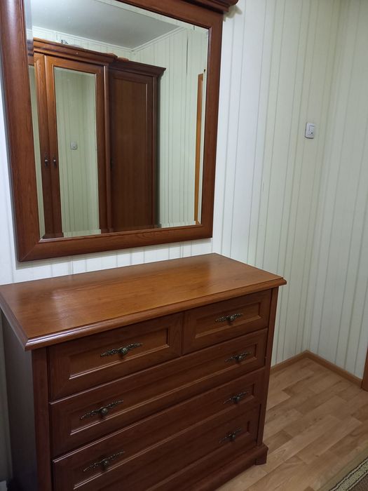 Продаю гарнитур 4 элемента