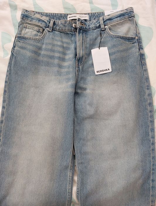 Blugi largi Bershka