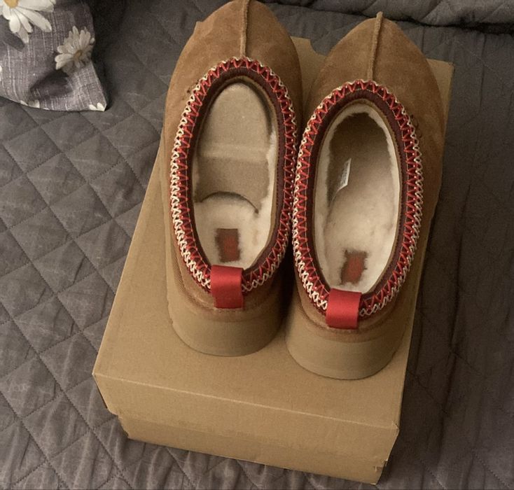 Pantofi Ugg  n 38 cu cutie