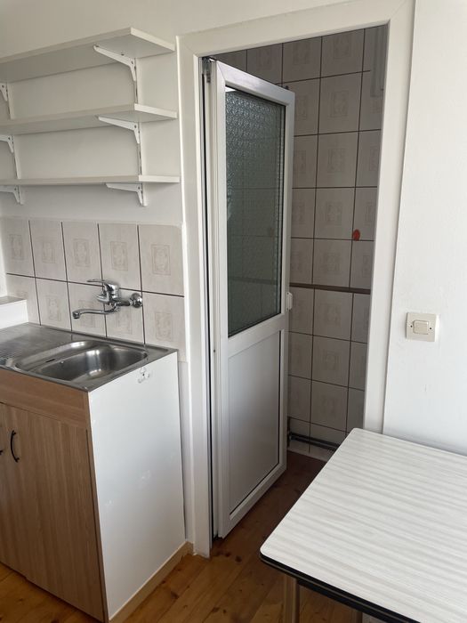 Inchiriez garsoniera la casa pentru o eleva sau studentă
