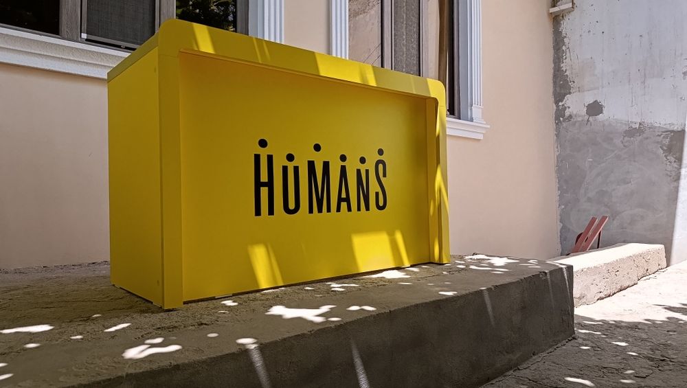 Humans  parta office