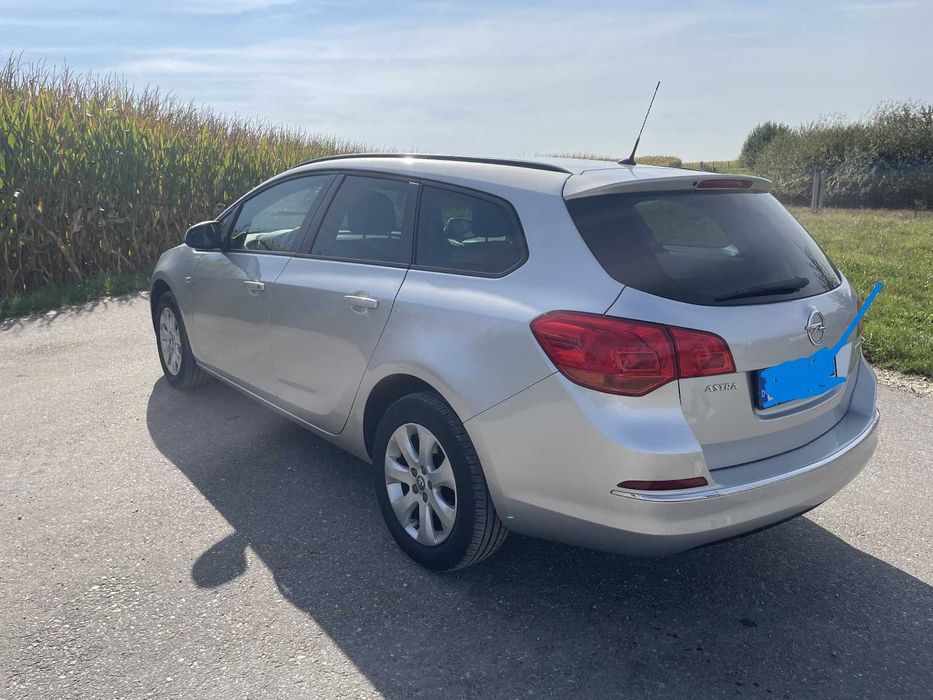 Opel Astra J Sports Tourer