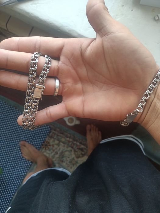 Срочна продам цепочка бисмарк 925