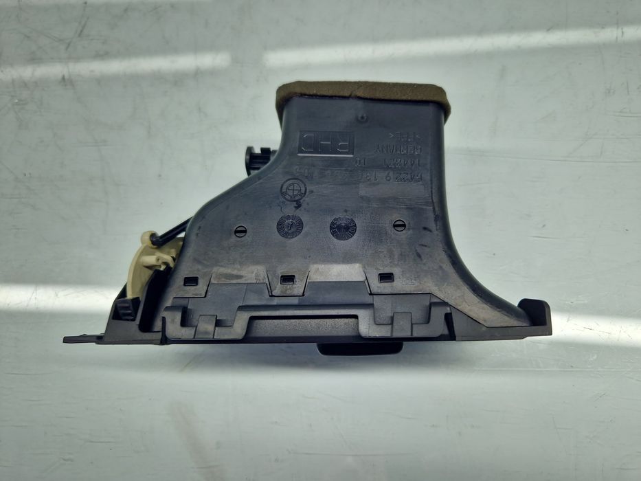 Grila aerisire dreapta Bmw 3 (E91) [Fabr 2005-2011] 9130466903