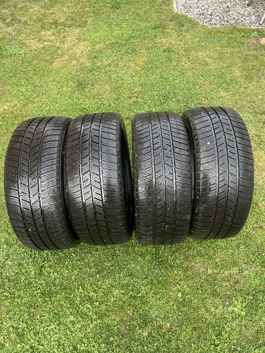 Cauciucuri iarnă 245 45 18