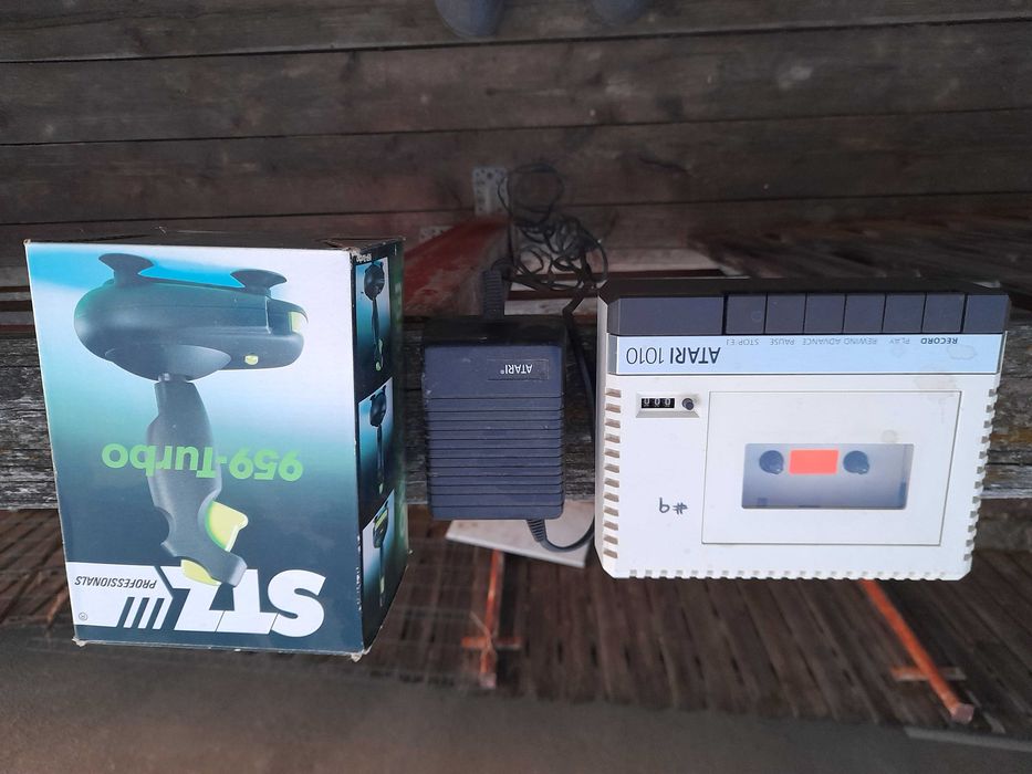 Casetofon  Atari 1010 + joystick