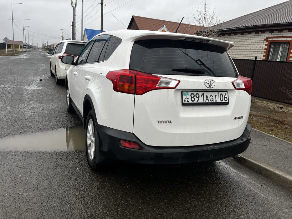 Продается тойота РАВ-4. 2013г.в.