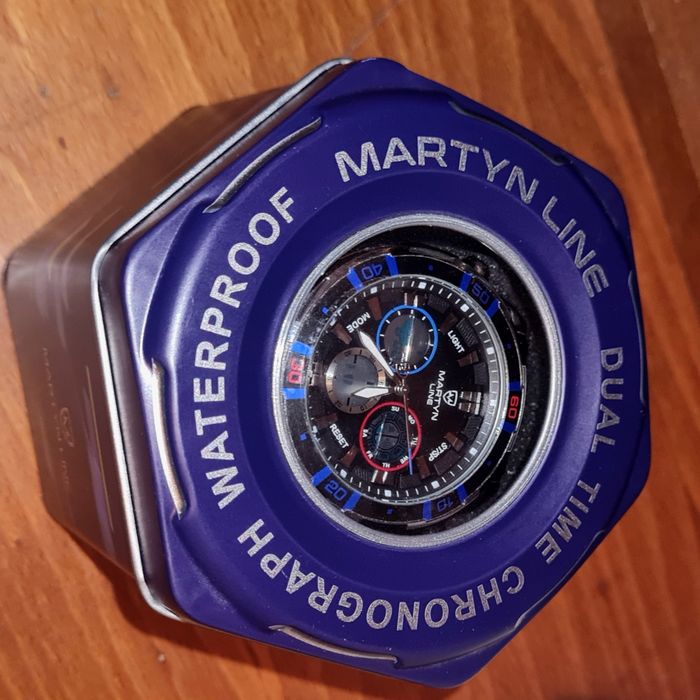 Ceas Martyn Line - dual time - chronograph - waterproof.
Ceas nou