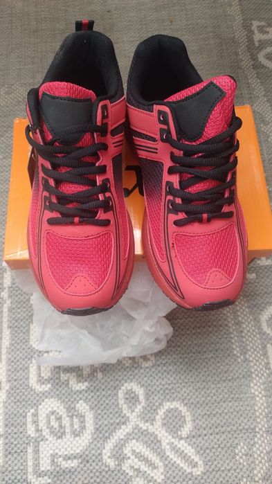 Adidasi sport, rosu cu negru, comozi